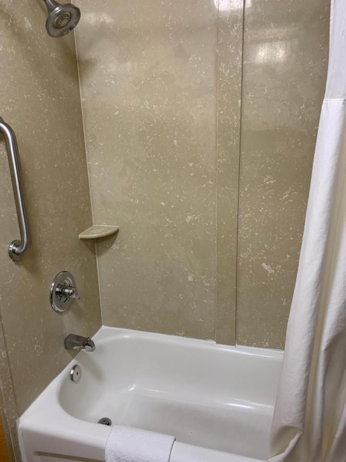 Quality Inn & Suites Quantico Стаффорд Екстер'єр фото