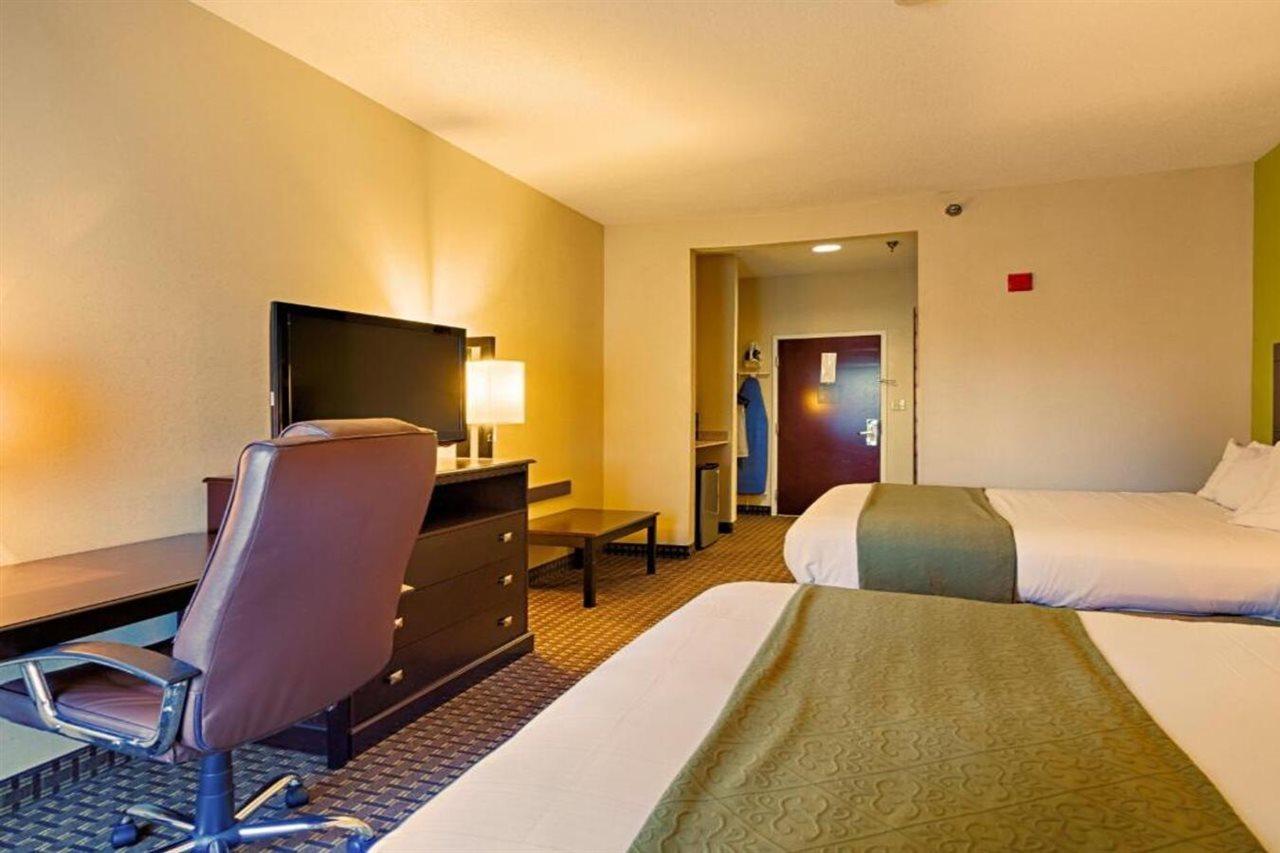 Quality Inn & Suites Quantico Стаффорд Екстер'єр фото