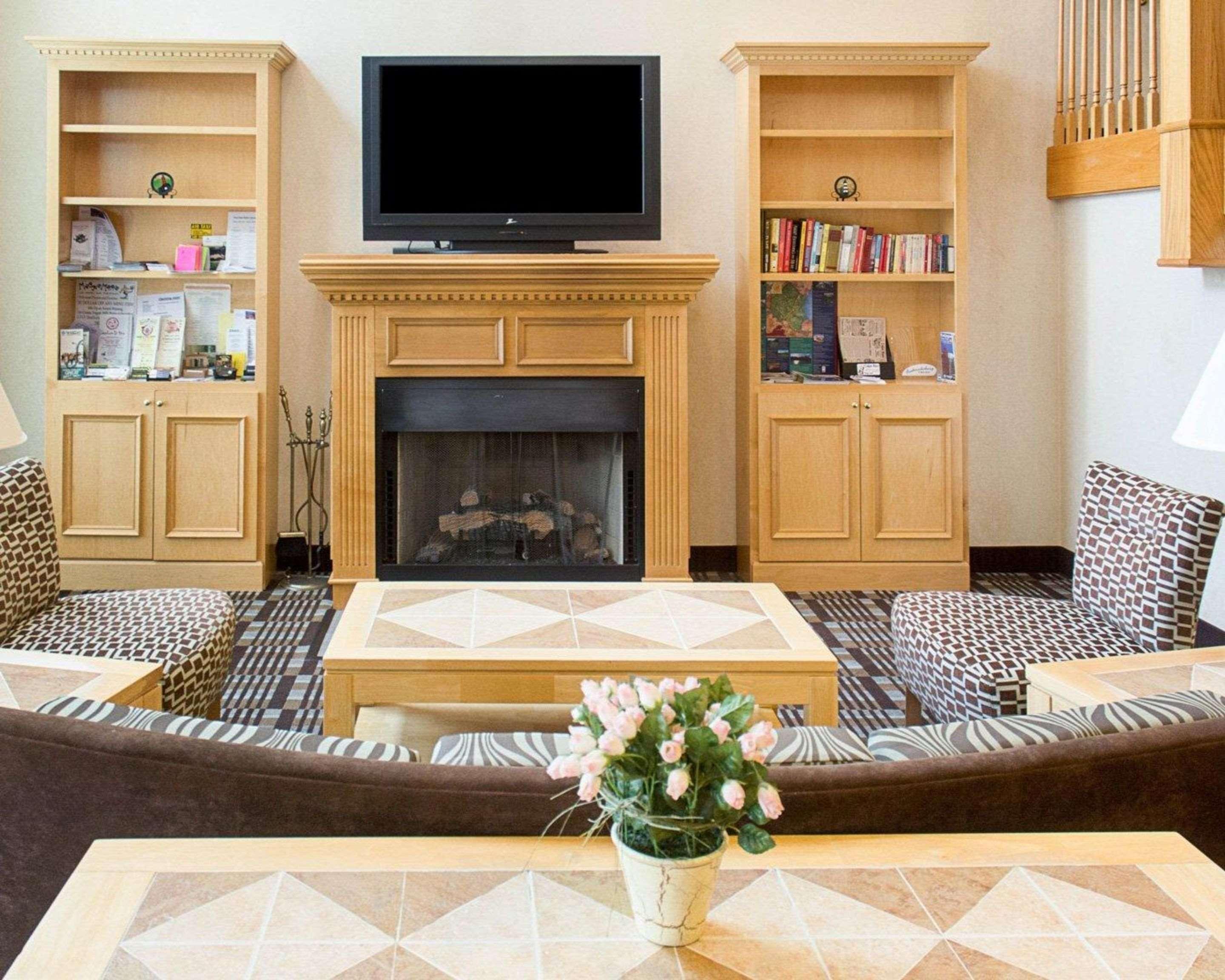 Quality Inn & Suites Quantico Стаффорд Екстер'єр фото