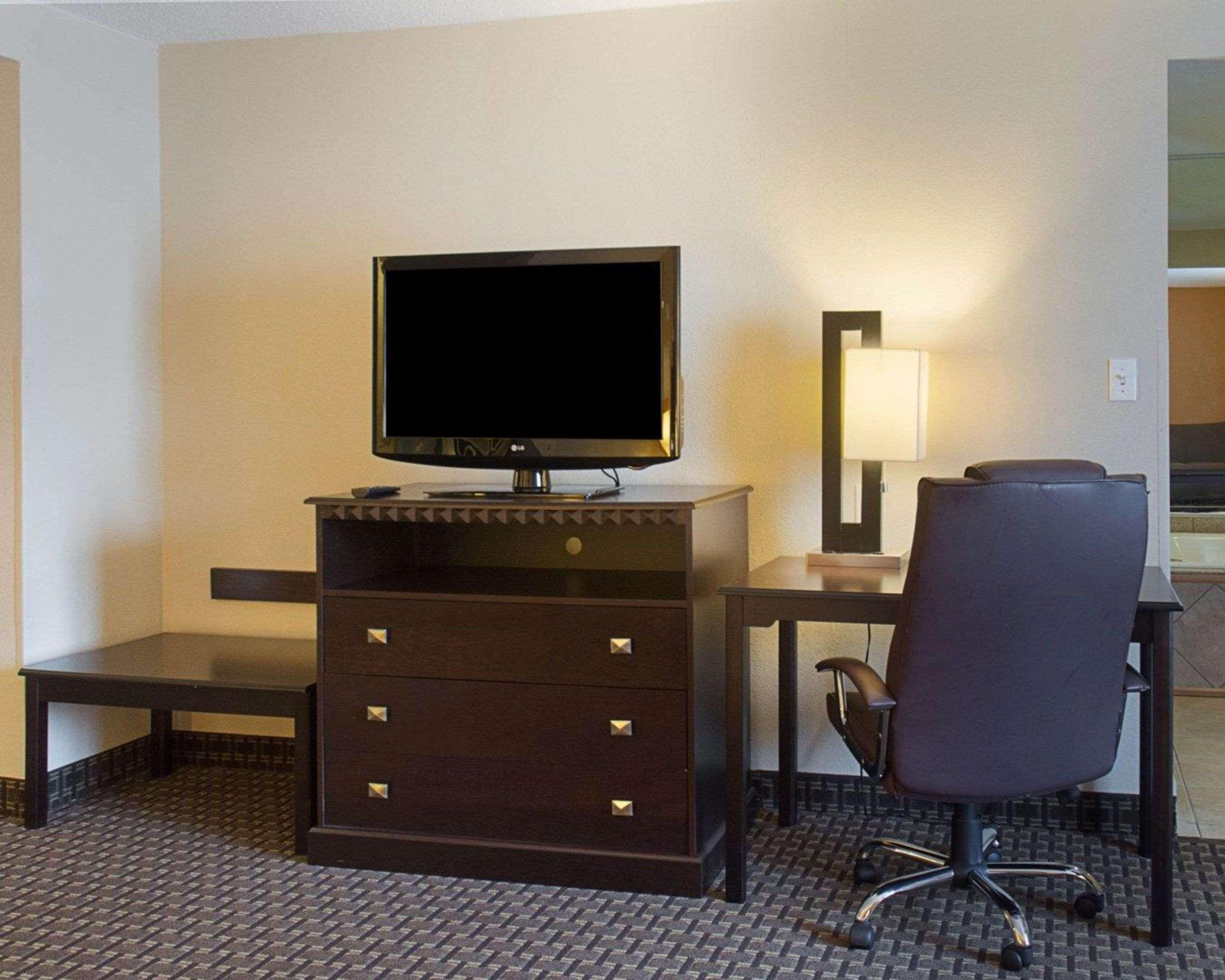 Quality Inn & Suites Quantico Стаффорд Екстер'єр фото